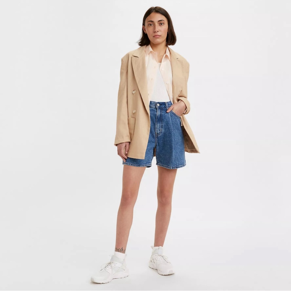 Levi’s Pleated Ribcage Women’s Shorts Size 25